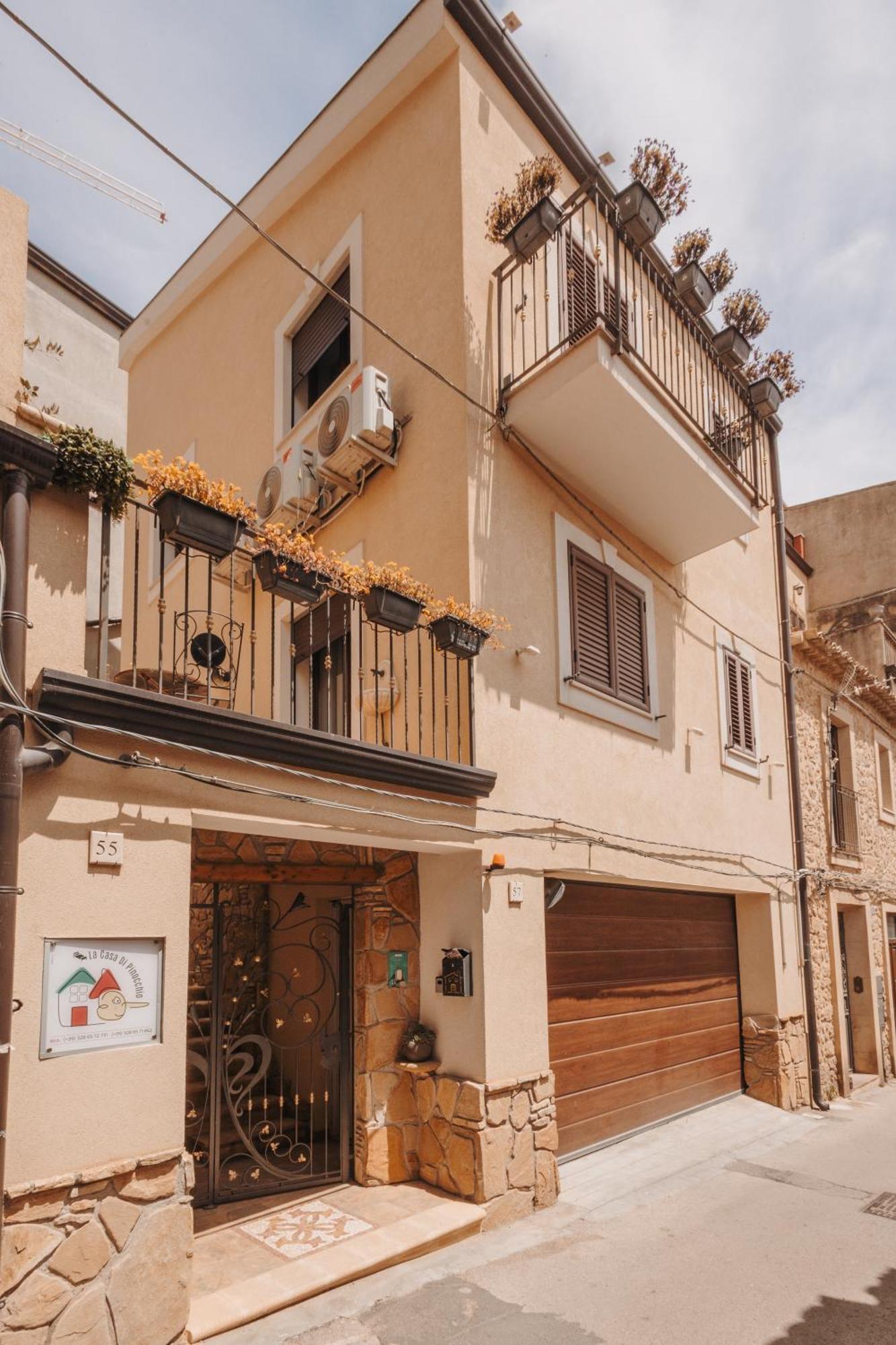 La Casa Di Pinocchio Hotel Enna Bagian luar foto